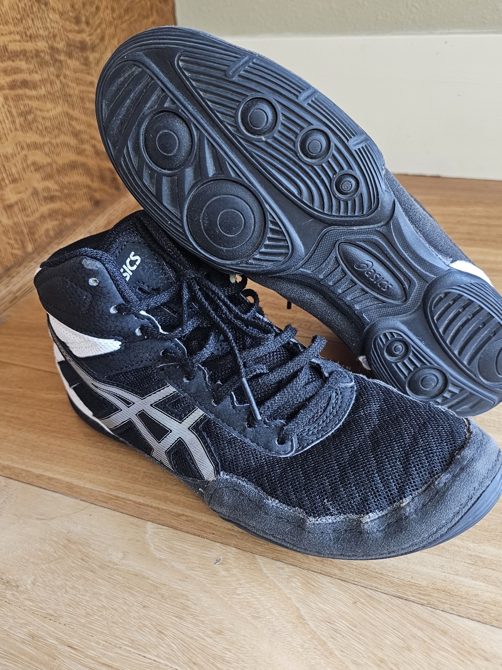 ASICS Matflex Black Wrestling Shoes Size 6